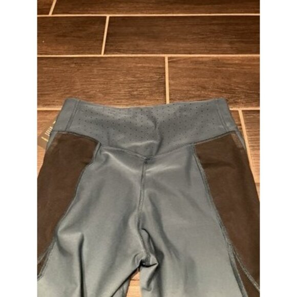 NWT Women’s Nike Training Leggings Size Medium Blue/Black Crop Dri Fit - Picture 5 of 6